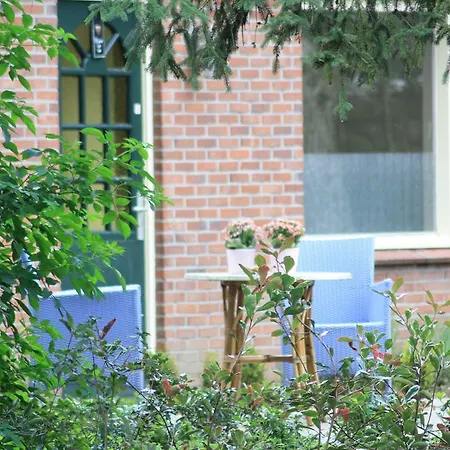 Biedermeier Couette-café Born